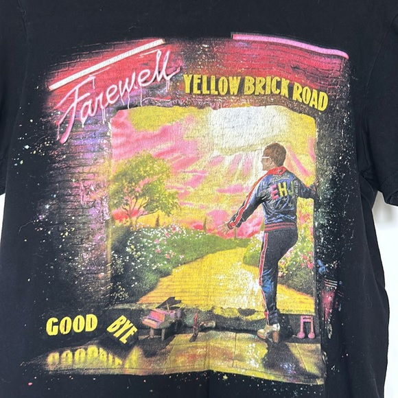 *SOLD* *AUTHENTIC* Elton John 2018 Tour Concert Tee Shirt | Small - Picture 3 of 6